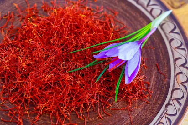 تصویر 3 از خرید زعفران ممتاز سرگل + قیمت عالی باکیفیت